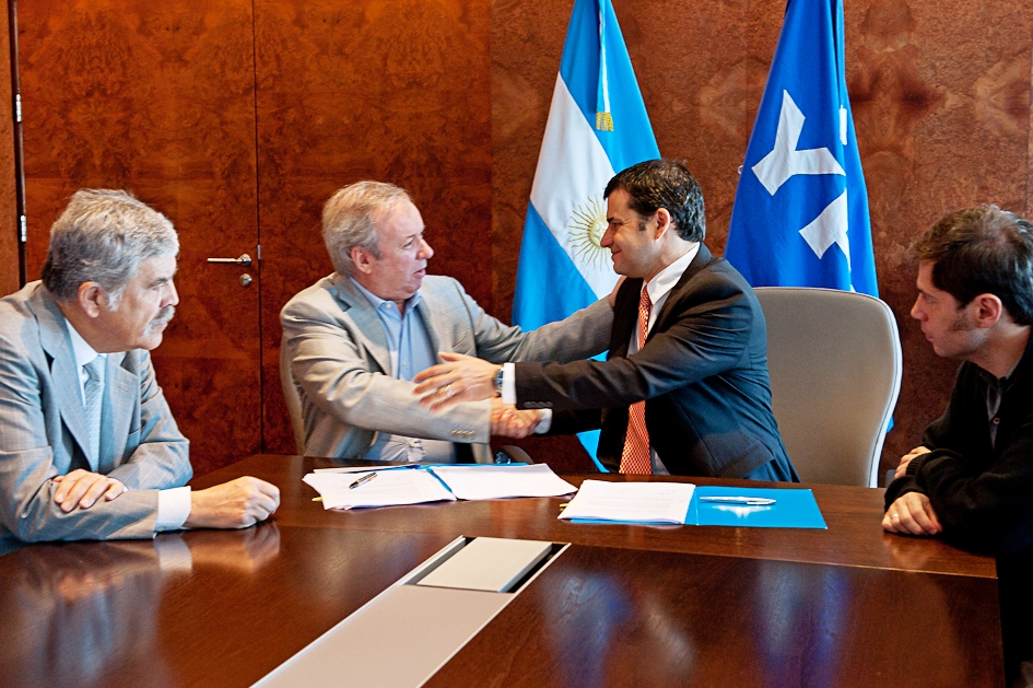 Firma del Acuerdo entre Santa Cruz e YPF por la prórroga de concesiones