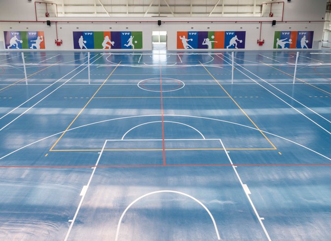 Como parte de compromisos asumidos al prorrogar su contrato de concesión: YPF y Municipio inauguran gimnasio en Comodoro Rivadavia